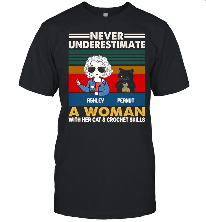 Girl And Black Cat Never Underestimate A Woman With Cats And Crochet Vintage T-shirt Classic Men's T-shirt