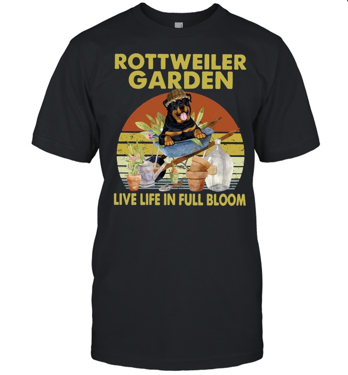 Rottweiler Garden Live Life In Full Bloom Vintage T-shirt Classic Men's T-shirt