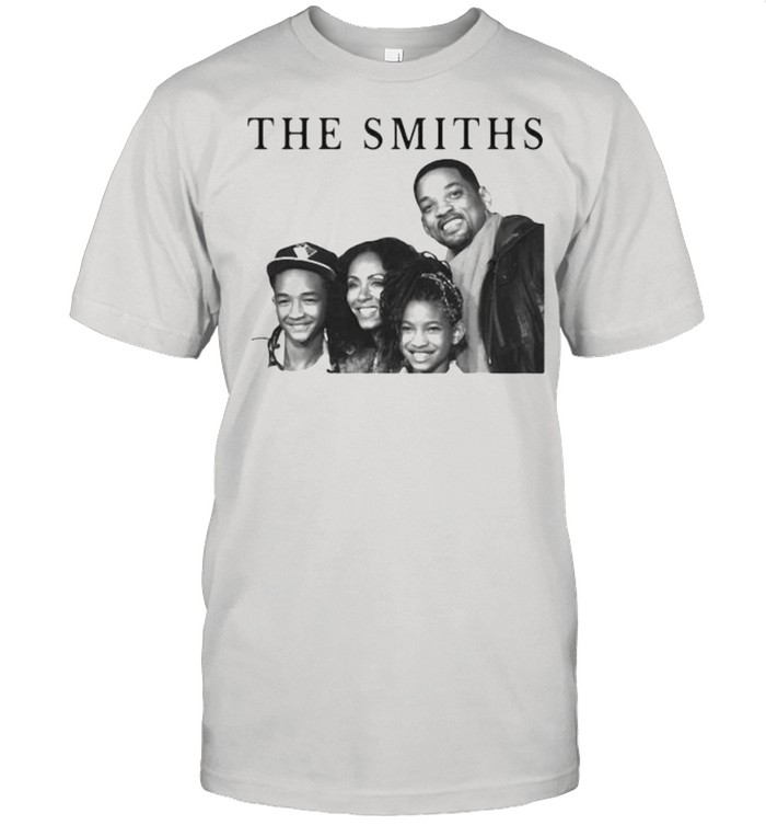 The smiths family happy smile shirt Classic Men's T-shirt