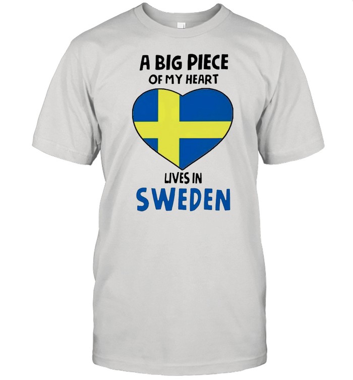 A big piece of my heart lives in Sweden shirt Classic Men's T-shirt
