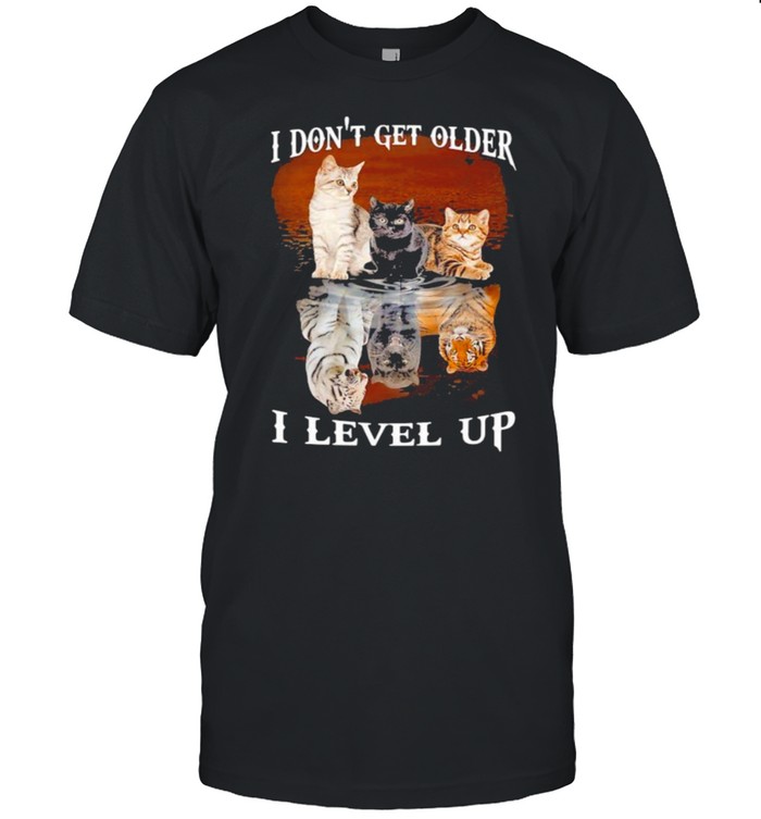 I dont get older i level up cat shirt Classic Men's T-shirt