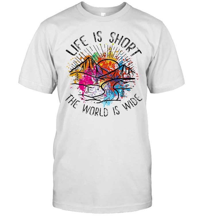 Life is short the world is wide shirt Classic Men's T-shirt