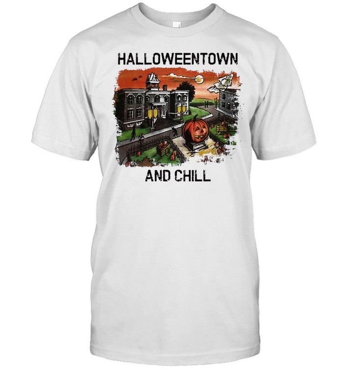 Halloweentown and Chill Pumpkin shirt Classic Men's T-shirt