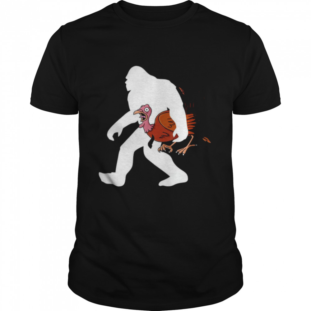 Bigfoot Hold Chicken Thanksgiving  Classic Men's T-shirt