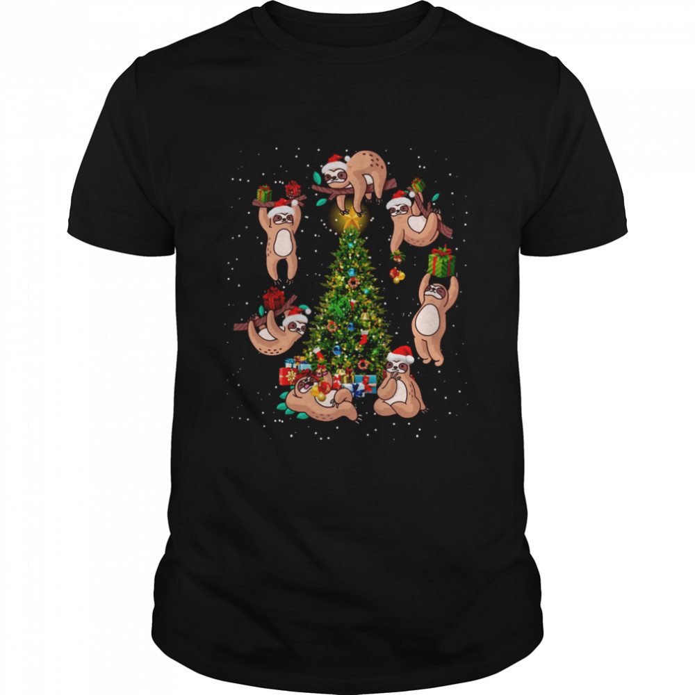 Sloth Around Christmas Tree shirt Classic Men's T-shirt