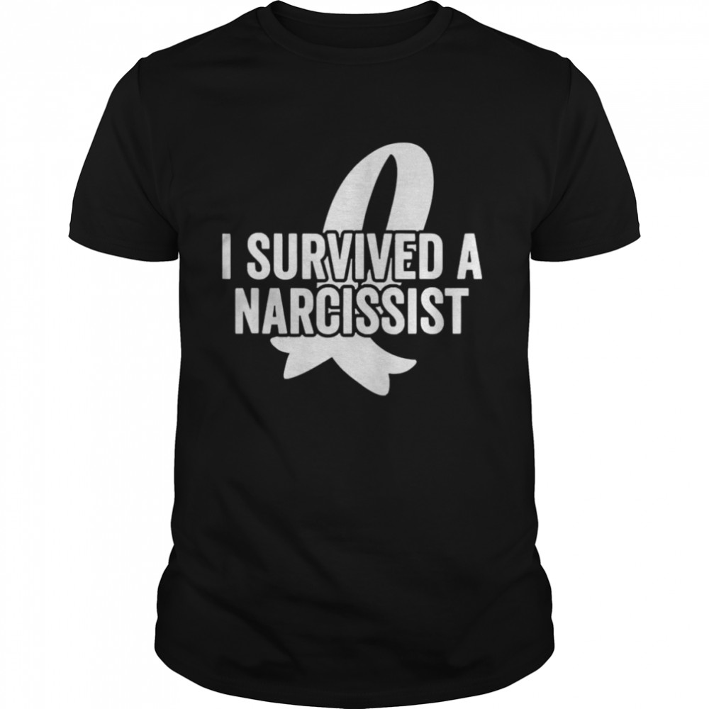 I Survived a Narcissist  Classic Men's T-shirt