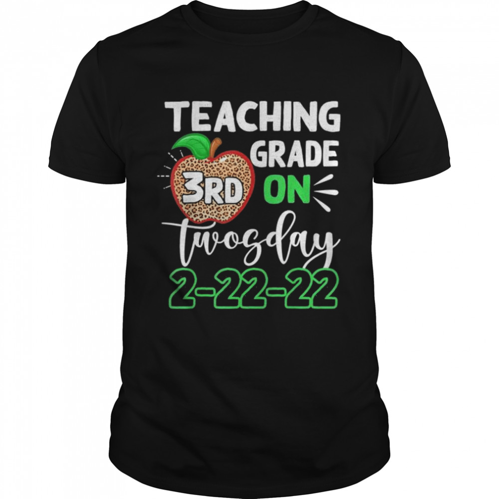Leopard Teaching 3rd Grade On Twosday 2 22 22 Teacher shirt Classic Men's T-shirt