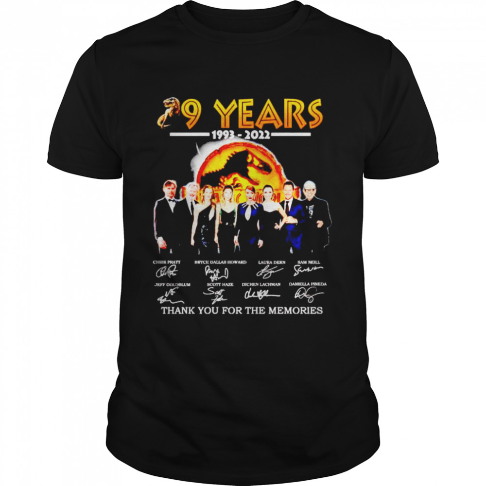 29 years 1993 2022 of Jurassic Park characters signature shirt Classic Men's T-shirt